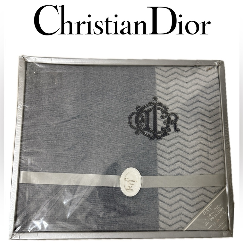 Dior Gray and White Bedding Sheet